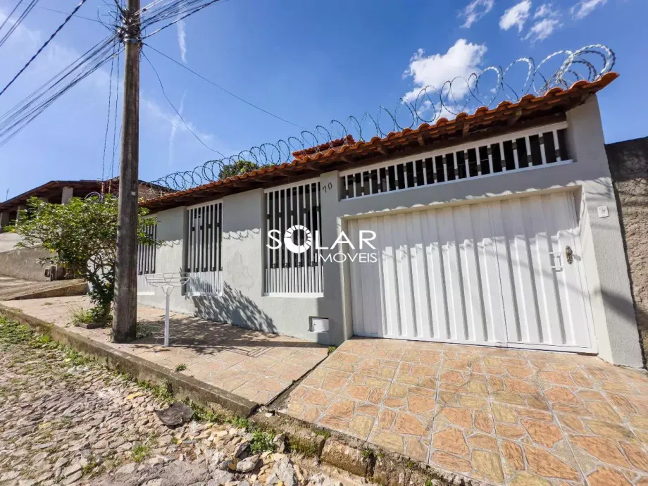 Casa a venda no bairro Itaunense — 3 quartos, 172 m²
