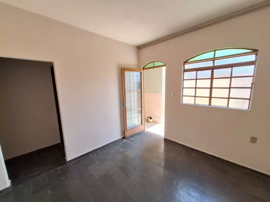 Barracão para aluguel com 2 quartos no Lourdes