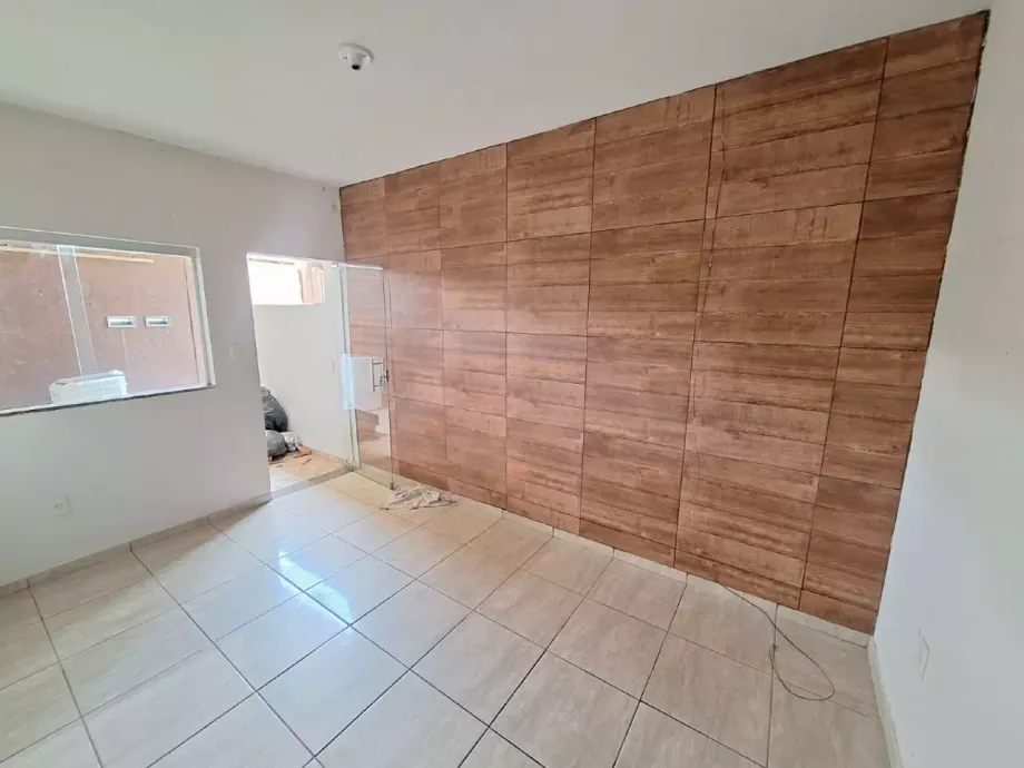 CASA 3 QUARTOS — Casa para alugar na Cidade Leonane