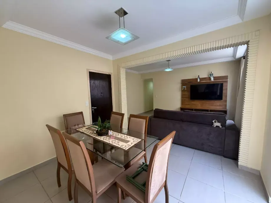 Apartamento com área à venda, 3 quartos, 1 suíte, 1 vaga no Centro