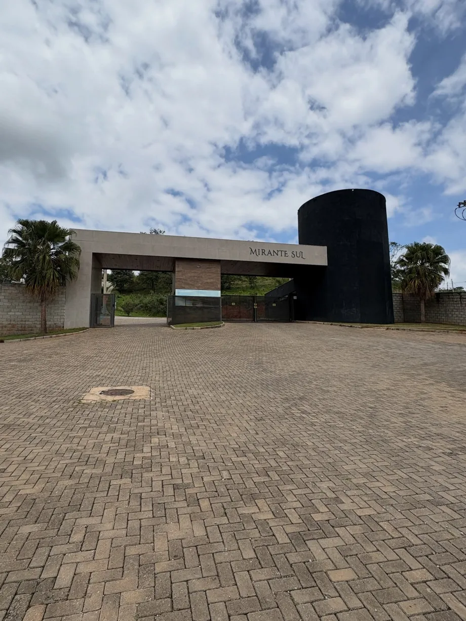 Lote 1.004 m² à venda no Condomínio Mirante Sul