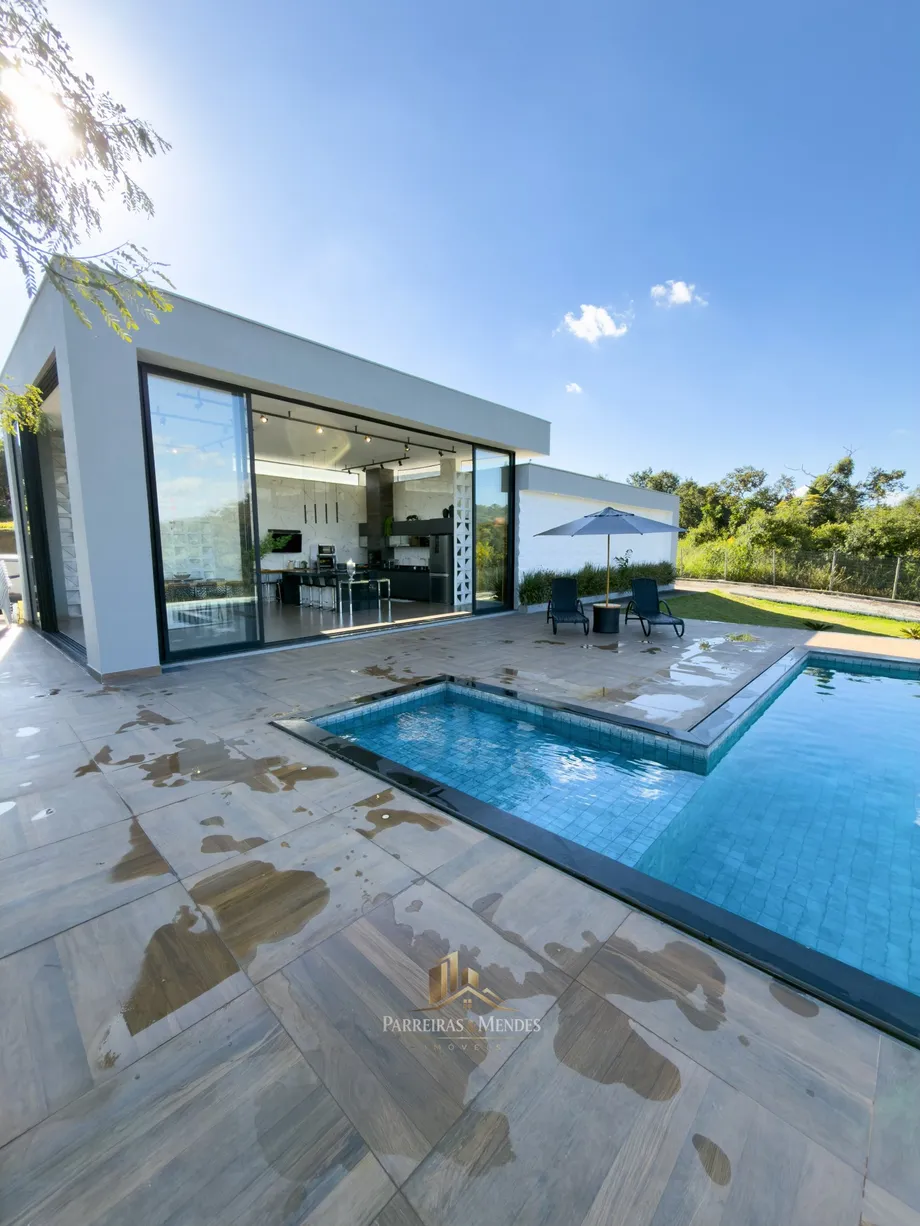 Casa Térrea em Condomínio na Barragem com Piscina