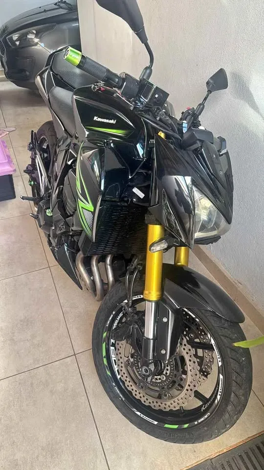 Kawasaki Z800 2014 à venda — revisada