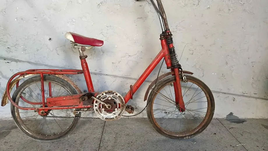 Bicicleta Monareta antiga para restauro