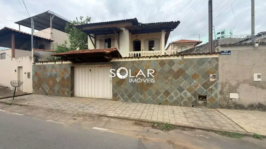 Casa à venda no bairro São Geraldo, em Itaúna