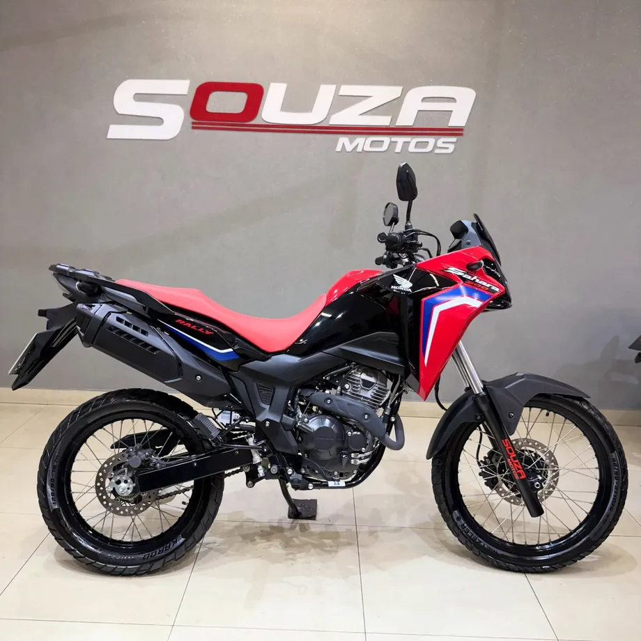 Honda Sahara 300 2026 – 3.800 km