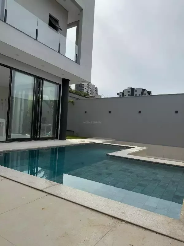 Casa à venda, 3 quartos, 3 suítes, 4 vagas, Tropical