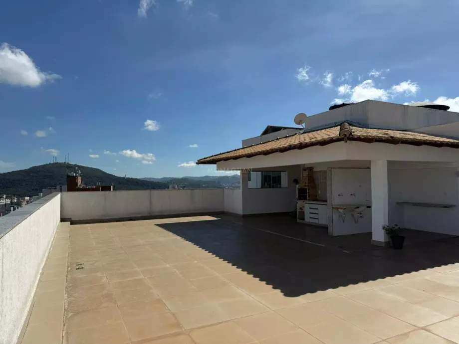 Cobertura à venda, 3 quartos, 1 suíte, 4 vagas, Centro