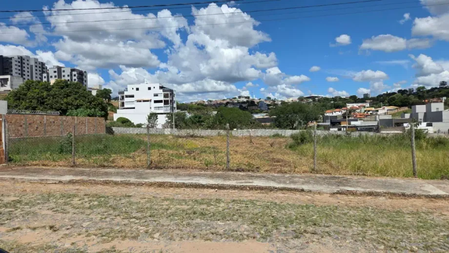LOTE à venda, TROPICAL