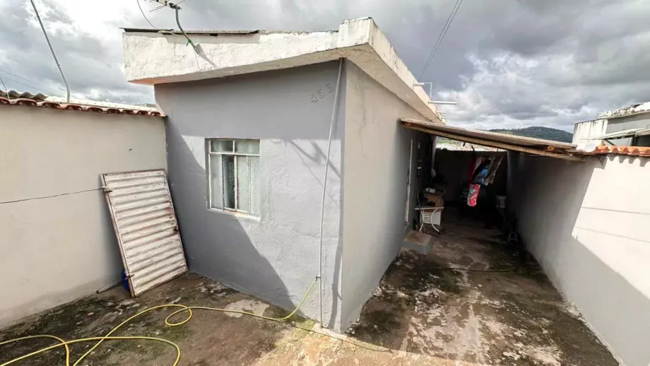 BARRACAO à venda, 2 quartos, 2 vagas, Parque Jardim Santanense