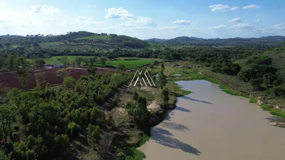 Vendo terreno de 69 mil metros em Itaúna na área rural!