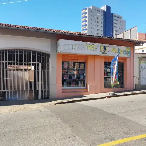VENDE-SE EXCELENTE IMÓVEL COMERCIAL E RESIDENCIAL