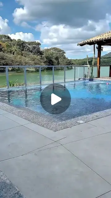 Casa alto padrão no Condomínio Lago do Sol