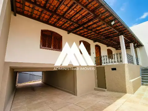 Casa 3 quartos, 396 m² – Residencial Morro do Sol