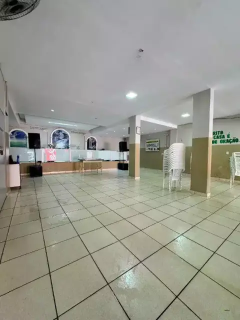 Loja 2 pavimentos 301 m² à venda em Morada Nova