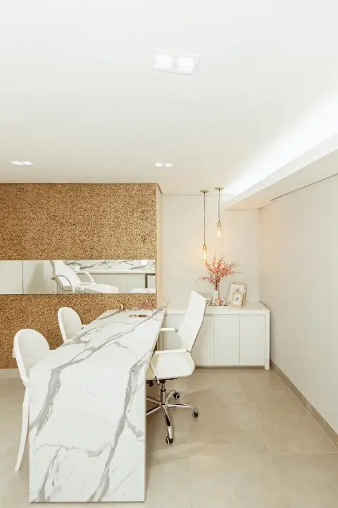 Dra. Aline Braga - Harmonização Facial / Odontologia