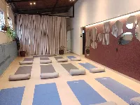 YOGA COM A FÁH