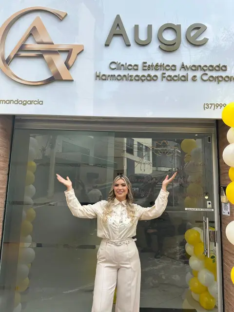 Dra. Amanda Garcia - Clínica Auge | Harmonização Facial e Corporal