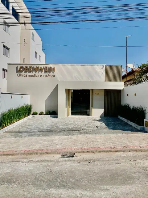 Dra.Natália Lobenwein | Transplante Capilar