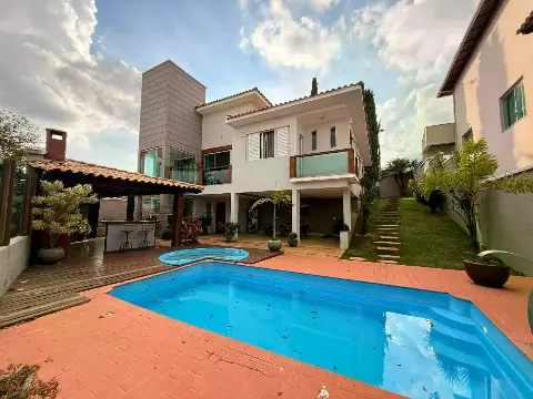 Casa 3 quartos no Belvedere – Alto padrão com piscina