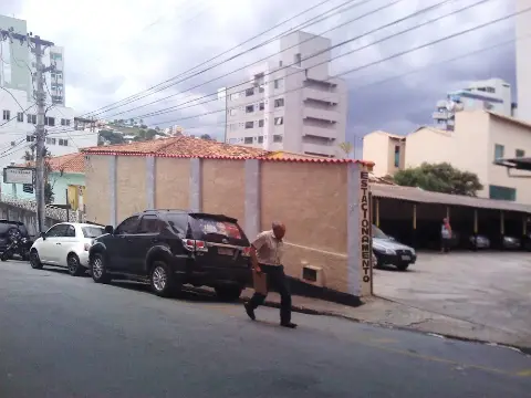 Estacionamento E Lava Jato
