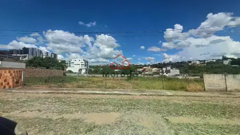 Lote 450 m² à venda no Tropical