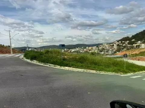 Lote 300,20 m² em Itaúna/MG – Bairro Monte Carlo (Residencial/Comercial)