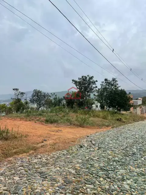 Lote 1000 m² à venda na Barragem do Benfica