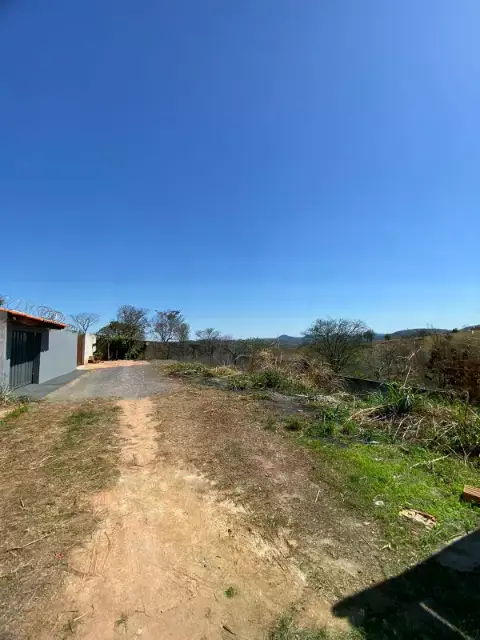 Lote 168 m² à venda no Vale das Aroeiras