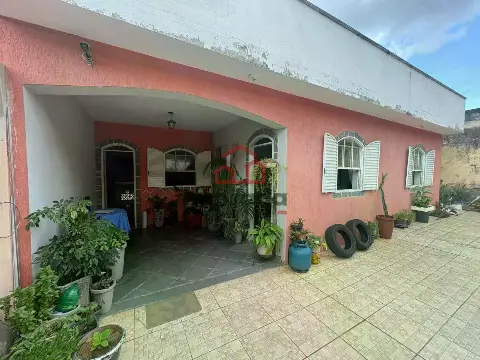 Casa 3 quartos, 1 suíte, 2 vagas – Irmãos Auler
