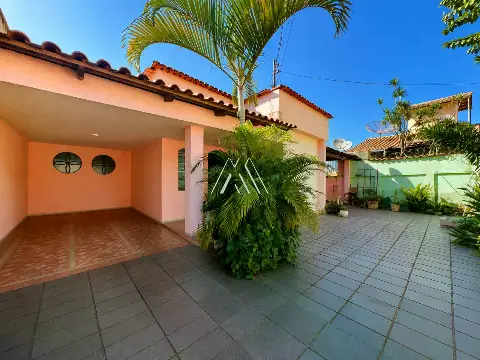 Casa 4 quartos à alugar em Cerqueira Lima