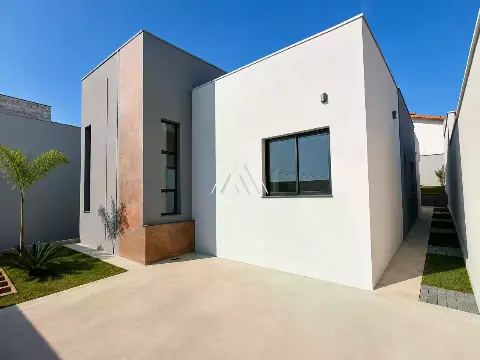 Casa 3 quartos à venda no Residencial Santanense em Itaúna