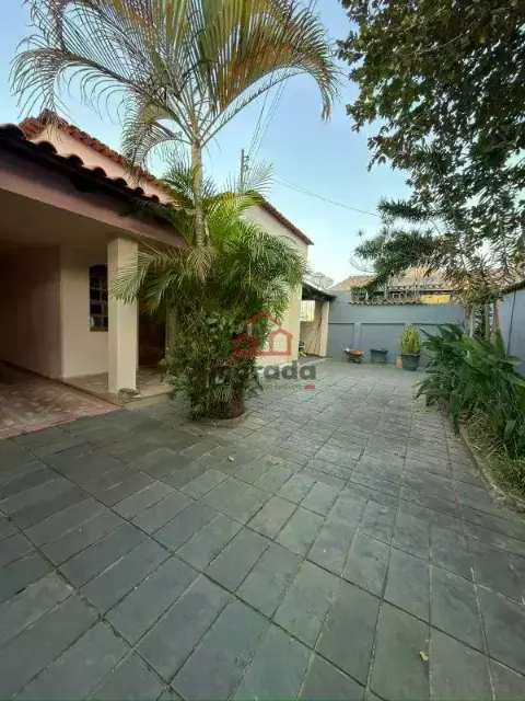 Casa 4 quartos para alugar no Cerqueira Lima