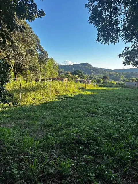 Terreno rural de 1.100 m² na Cachoeirinha