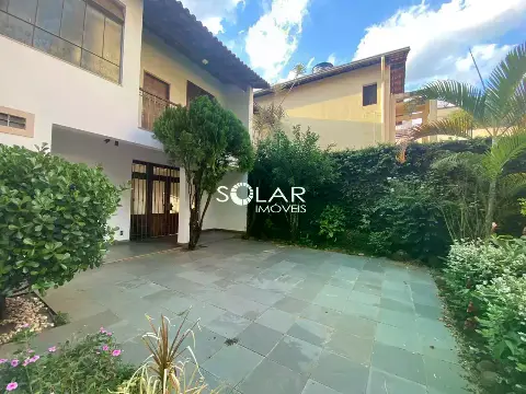 Casa comercial para locação no centro!