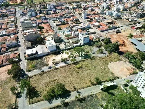 Lote de 300 m2 à venda no bairro Lourdes