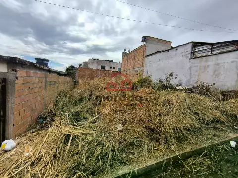 Lote de 200 m² à venda no Vale das Aroeiras