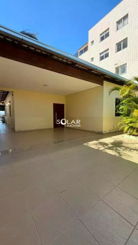 Casa à venda no bairro Belvedere, em Itaúna