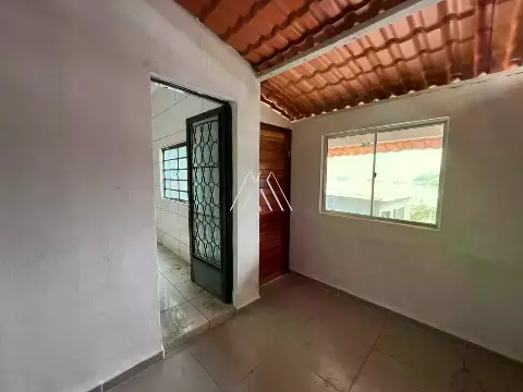 Vendo casa ampla no Santanense
