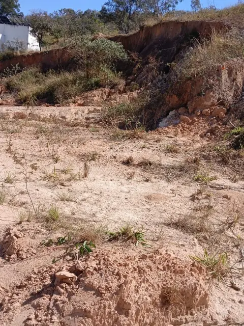 Lote de 450 m² à venda no bairro Tropical