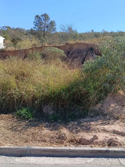 Lote de 450 m² à venda no Tropical