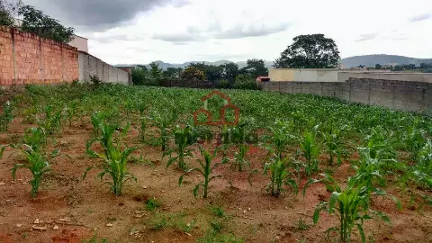 Lote de 1.218 m² à venda no Residencial Vale das Aroeiras
