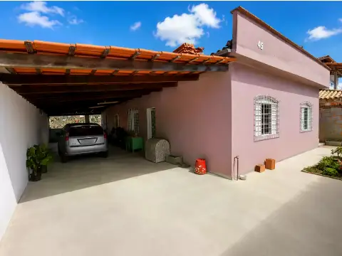 Casa com 03 quartos à venda no Parque Jardim em Itaúna