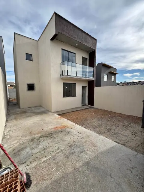 Vendo casa no Aeroporto
