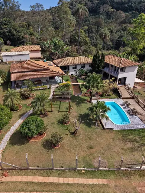 Sítio 4 quartos com lagoa e área gourmet em Itatiaiuçu