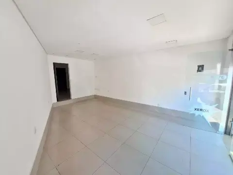 Loja comercial para alugar no Centro, com cozinha e banheiro