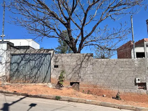 Terreno 365m2 murado próximo ao Centro