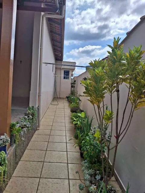 2 quartos 2 banheiros – Casa
