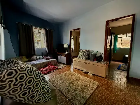 Casa com barracão à venda no Lourdes – 200 m² de terreno