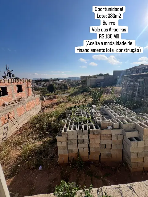 Lote de 333 m² à venda no Vale das Aroeiras